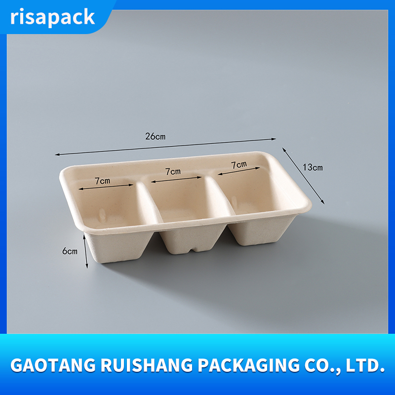 Three-compartment lunch box